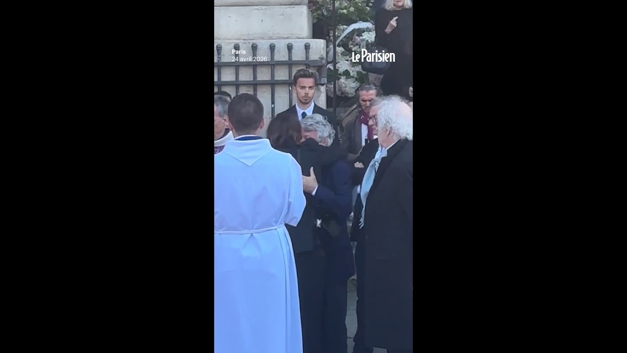 Nathalie Baye : l'émouvante étreinte entre Laura Smet et Jean-Louis Borloo